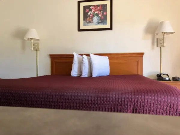 Kewanee Motor Lodge 10