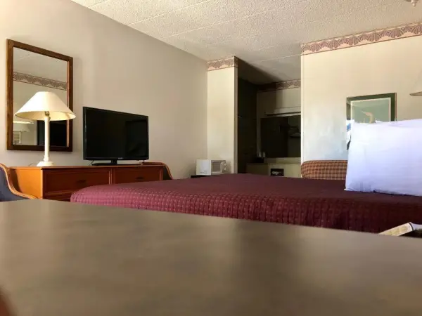 Kewanee Motor Lodge 7