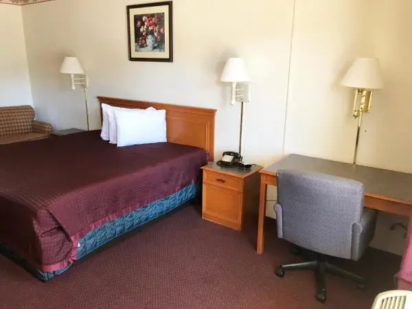 Kewanee Motor Lodge 8